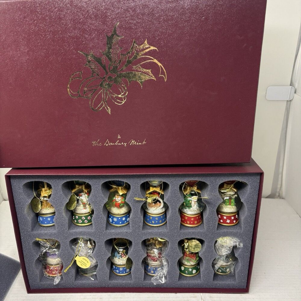 Danbury Mint Cat Snow Globe Christmas Ornament Collection Complete Set of 12 Box